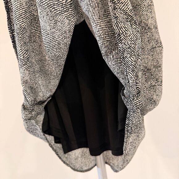 DR2 by Daniel Rainn Black & White Print Faux Wrap Midi Dress Size Medium - Picture 7 of 13